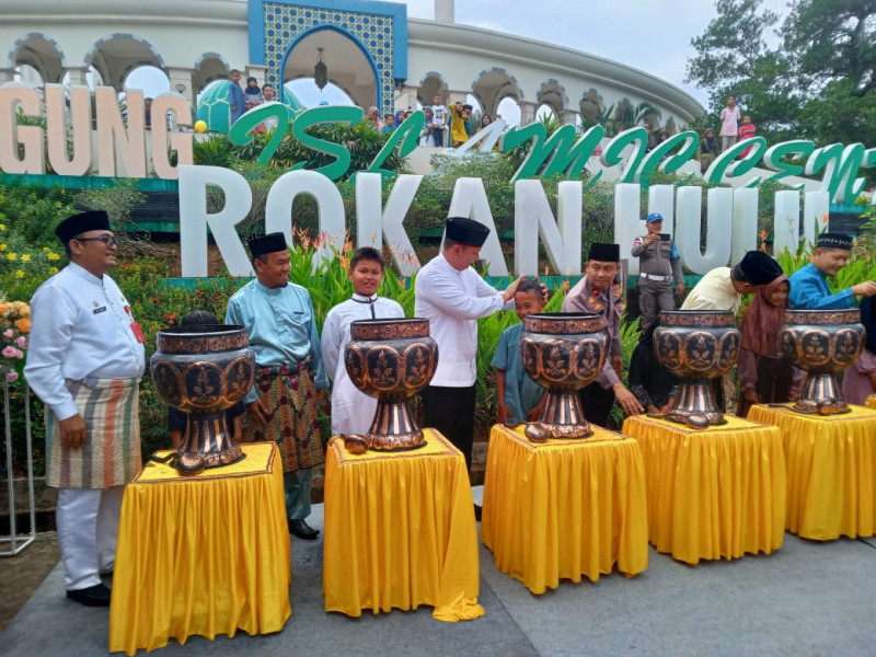 Pemkab Rohul Sambut Ramadhan 1445 H Dengan Tradisi Budaya "Potang Balimau" dan Santuni Anak Yatim