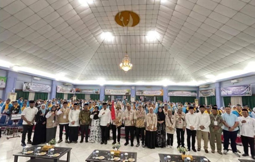 Jemaah Haji Kloter V Embarkasi Batam, Dilepas Langsung Oleh Bupati Kampar, Ahamd Yuzar
