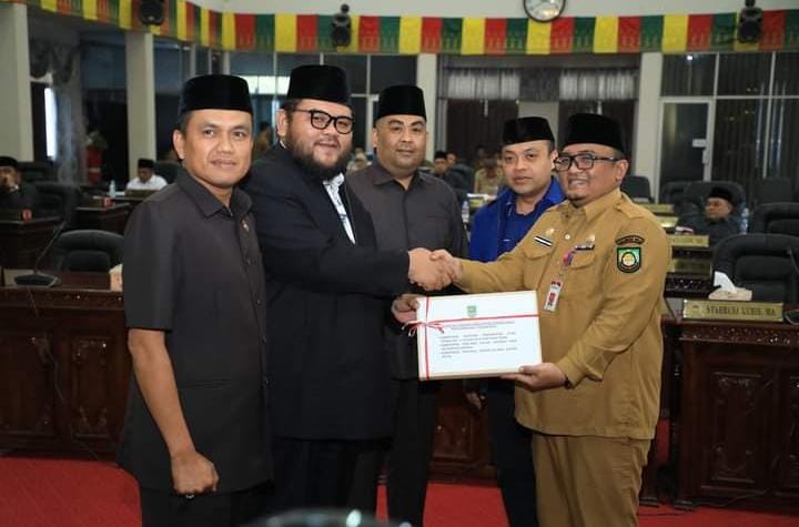 DPRD Rohul Gelar Rapat Paripurna Dalam Penyampaian Ranperda