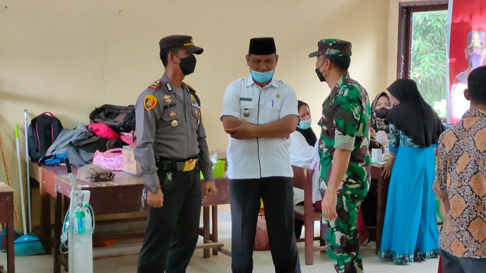 Danramil 02 Rambah Kodim 0313/KPR  Monitoring Kegiatan Vaksinasi