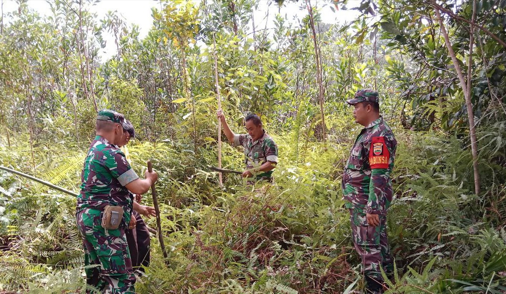 Cegah Kebakaran, Babinsa Koramil 03/Bunut Ekstra Lakukan Patroli dan Sosialisasi