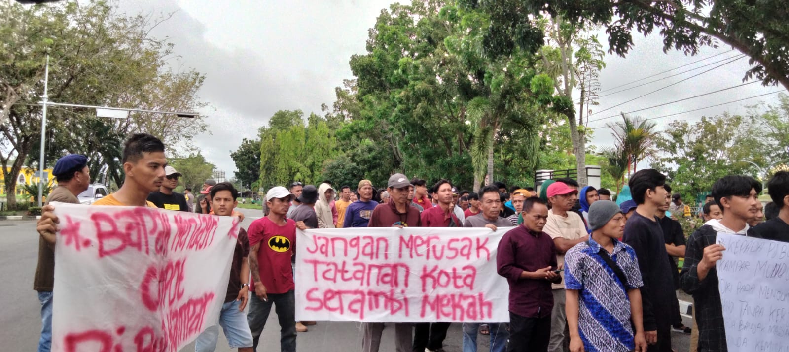 Aksi Damai AMK Tuntut SK Pj Bupati Kampar Tidak di Perpanjang, Begini Kata Kamsol