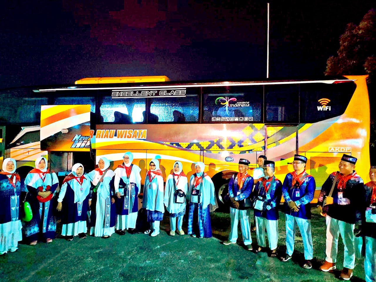 21 JCH Kloter 15 Asal Bengkalis Menuju Embarkasi Batam, Dilepas Langsung Bupati Kasmarni