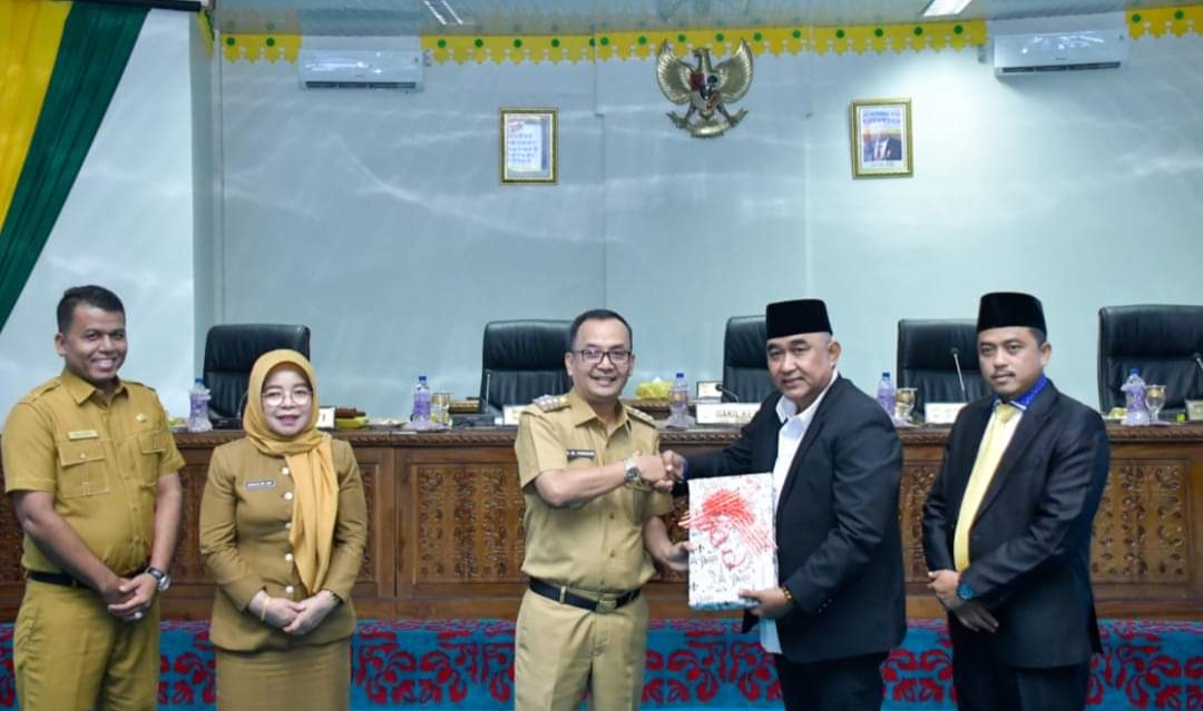 Paripurna DPRD Kampar, Pj Bupati Kampar Sampaikan Rancangan Perubahan APBD dan 7 Ranperda Tahun 2023