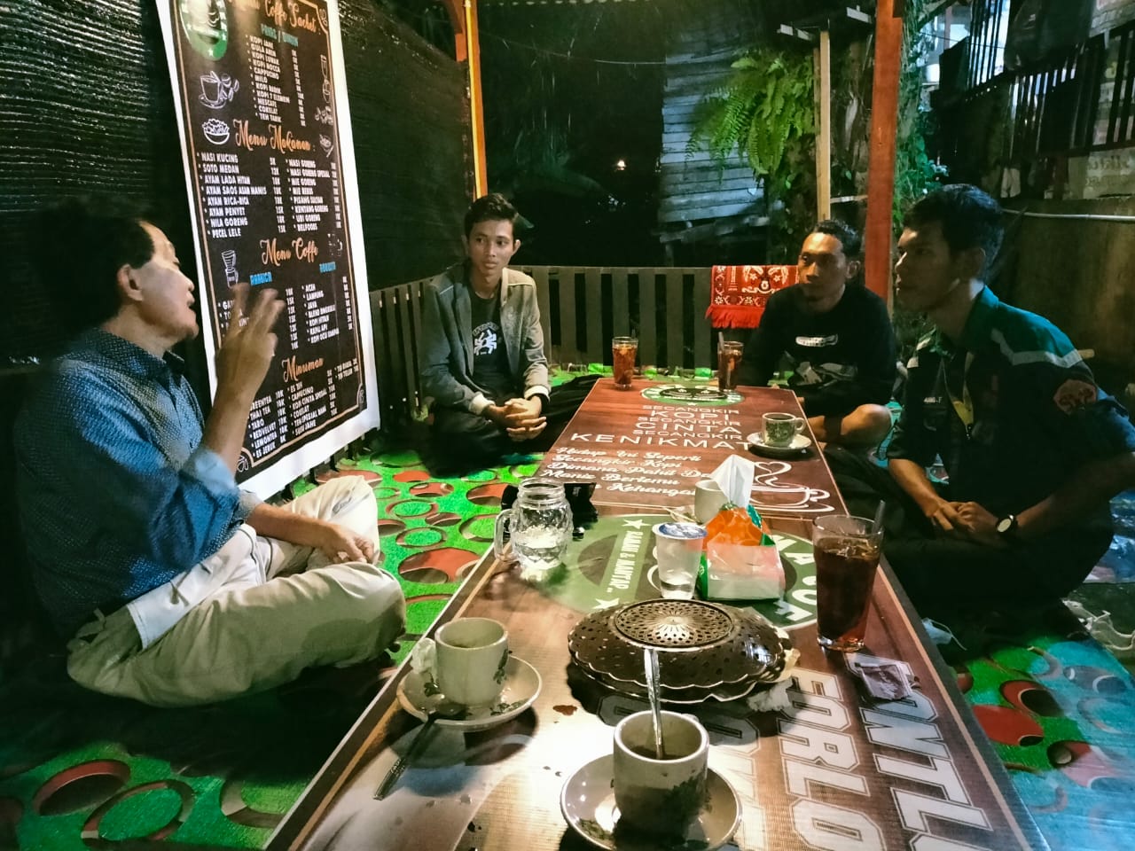 Diskusi Santai, Mantan Wakil Bupati Berikan Motivasi Kepada Generasi Muda Kampar