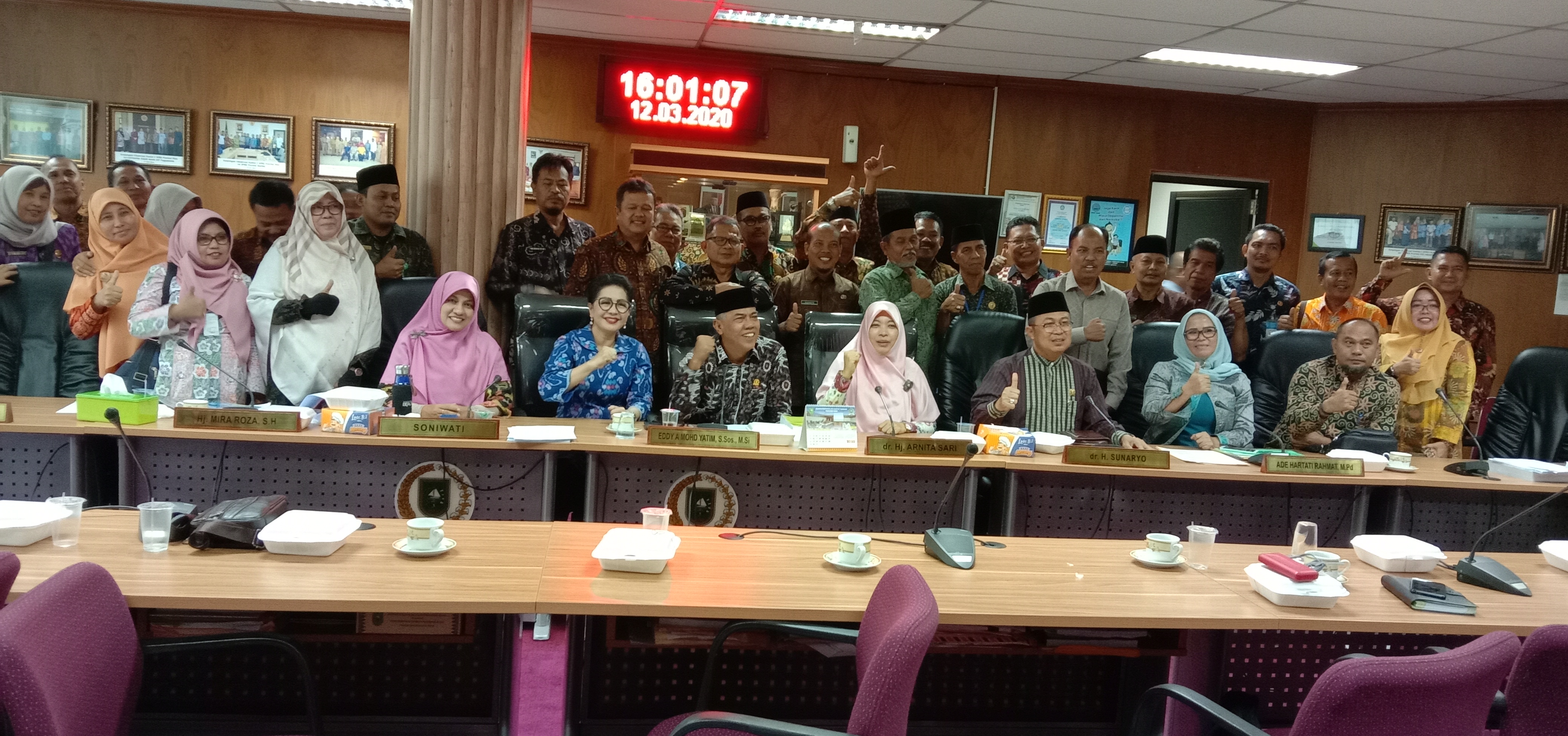  Sejumlah Kepala Sekolah  SMK/SMA Hearing Dengan KomisI V DPRD Riau, Mereka Keluhkan Anggran Pendidi