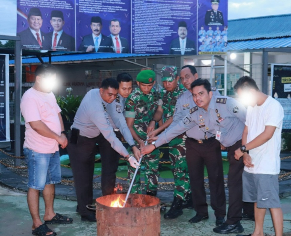 Pastikan Blok Hunian Tertib dan Terjaga Lapas Pasir Pengaraian lakukan Penggeladahan