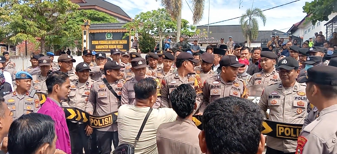 Aliansi Peduli Masyarakat Rohul Gelar Aksi, DPRD Dituntut Benahi Kinerja