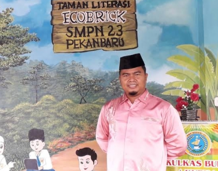 SMPN 23 Pekanbaru Sulap Sampah Plastik Menjadi Ruang OSIS, Kepsek: Ini Layak di Contoh