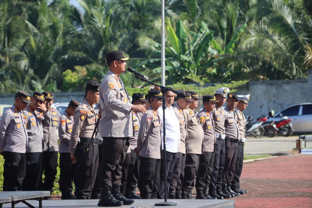 Apel Dan Penyerahan Bingkisan Lebaran, Wujud Kepedulian Polres Rokan Hulu