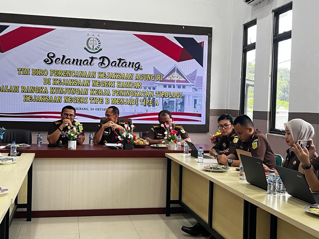 Penilaian Kelayakan Naik Kelas Tipe A, Kejari Kampar Sambut Kunjungan Tim Biro Perencanaan Kejagung
