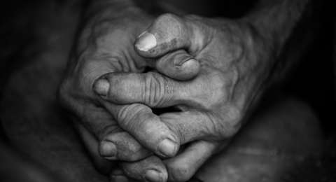 Dengan Luka Sayatan di Leher, Seorang Nenek Diduga di Perkosa 