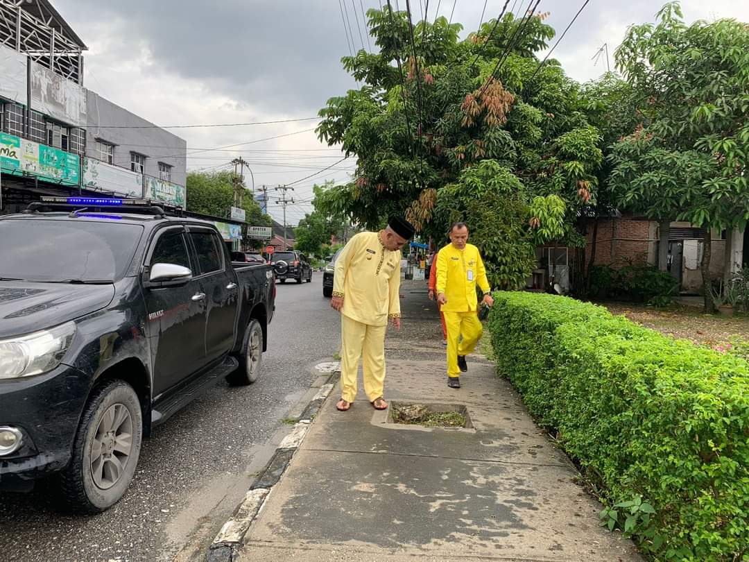 Pj Bupati Kampar Tinjau Anak Sungai dan Drainase, Antisipasi Banjir