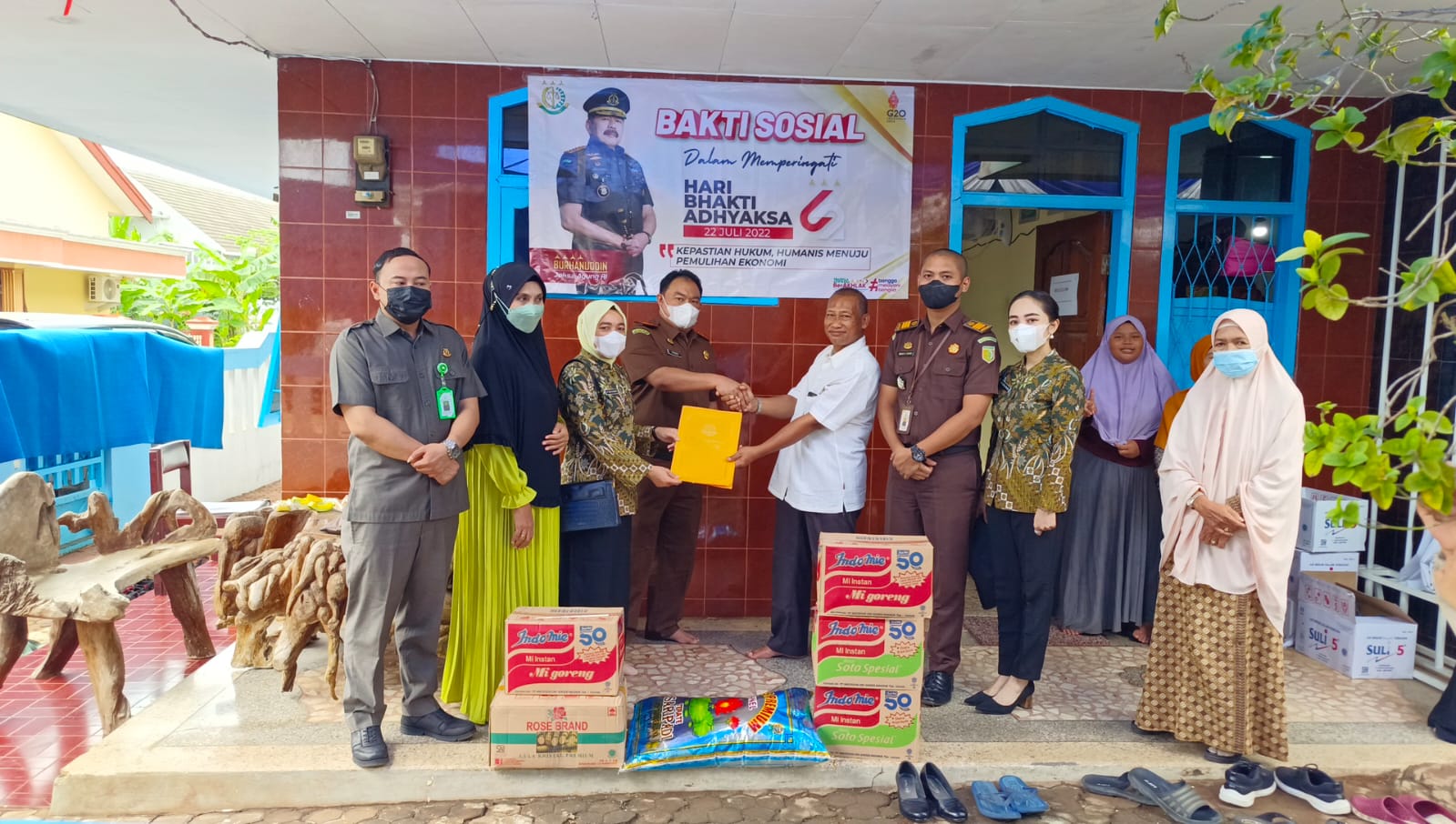 Kejari Tuban Gelar Bakti Sosial dan Anjangsana ke Purnaja, Dalam Rangka HBA ke 62 dan HUT IAD Ke XXI