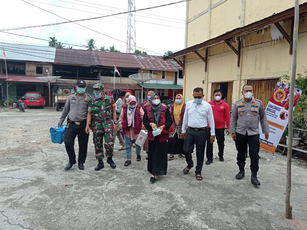 Babinsq Dampingi Persiapan Vaksinasi Covid 19 di Desa Binaan  ROHUL - Dalam rangka mensukseskan prog