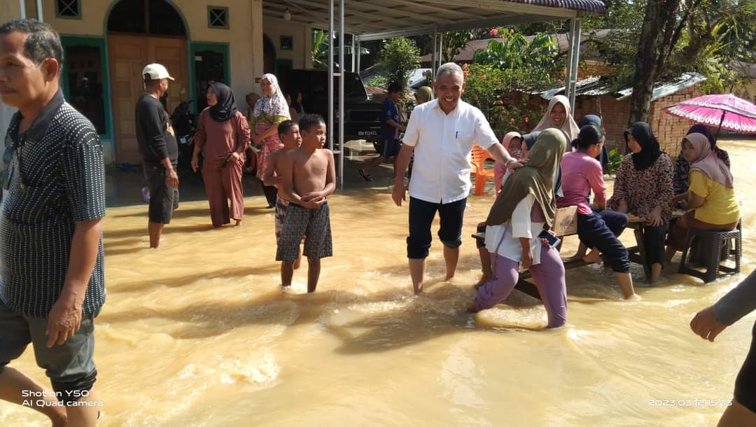 Luapan Sungai Setingkai di Teluk Paman, Pj Bupati Tinjau Warga Teluk Paman