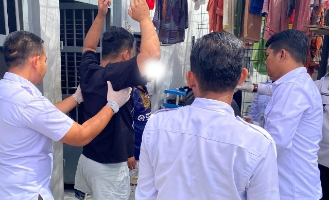 Cegah Barang Terlarang, Lapas Pasir Pengaraian Razia Acak Kamar Hunian
