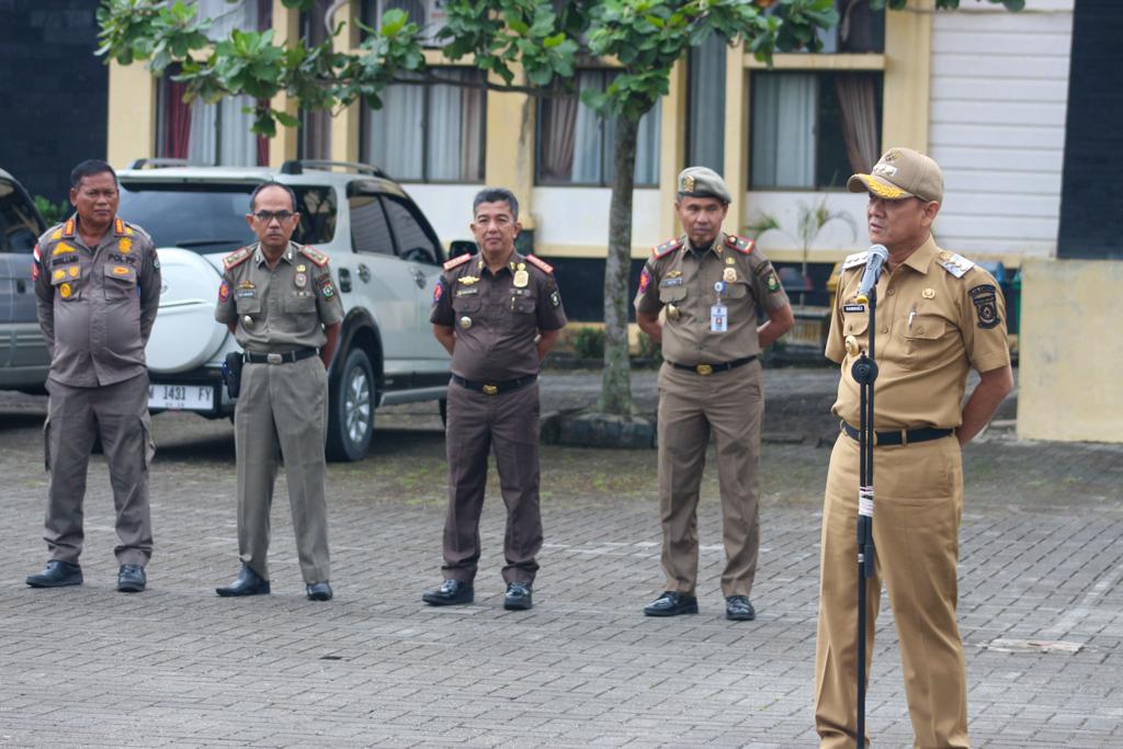Pj Bupati Kampar Mendadak Pimpin Apel di SatPol PP Kampar, Hambali Sampaikan Hal Ini