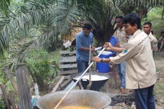 Komunitas OP-PALA Serahkan Hewan Qurban Ke Panti Asuhan Darussalam Pangean.
