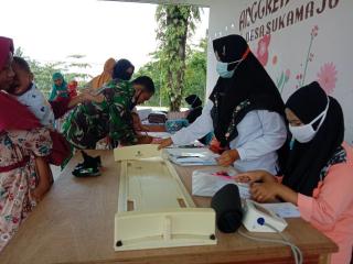 Babinsa Koramil 16/Tapung, Dampingi Pelaksanaan Posyandu Balita