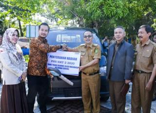 Penyerahan Mobil Undian Berhadiah BRI Dan Alat Bantu Bagi Penyandang Disabilitas, Dihadiri Pj Bupati