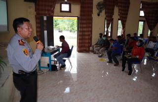 Kapolsek Lirik Sosialisasikan Bahaya Narkoba Pada Puluhan Pemuda