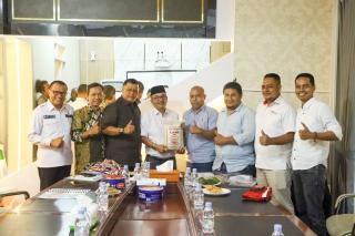 Pj Bupati Terima Aundiensi Komisaris PT Semoga Laris Jaya Kampar Rencana Launching Beras Takau