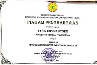 Kampar Raih Penghargaan Juara 3, Petugas Inseminator Wilayah Dominan IB Tingkat Nasional