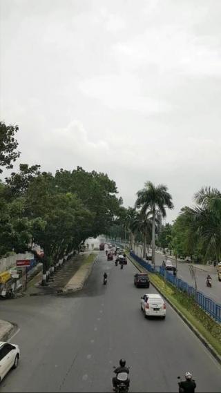 Pemko-Kerahkan-7-Mobil-Damkar-Semprot-Disinfektan-di Jalan-dan-Perkantoran