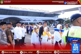 Bupati Anton Lepas JCH pada Penerbangan Ke-3 di Bandara Tuanku Tambusai Pasir Pengaraian