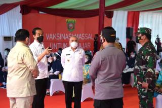 Kunker, Presiden Joko Widodo Tinjau Vaksinasi Pelajar di Kota Samarinda