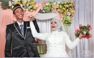 Viral Berondong 27 Tahun Nikahi Nenek 65 Tahun di Sumsel, Maharnya Cuma Rp 100 Ribu