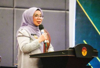 Wabup Kampar Ajak Lulusan STAI Al-Azhar Pekanbaru Berkontribusi dalam Pembangunan Daerah