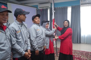 Dukung Atlet Disabilitas, Wabup Kampar, Misharti Lantik SOIna sekaligus Lepas Kontingen Nasional