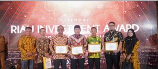 Bupati Rohul Sukiman dan DPM PTSP Hadiri Acara Penganugerahan Riau Investment Award 2023