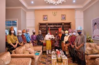 Gubri Terima Getam Sarang Tabuan Dari Serai Serumpun