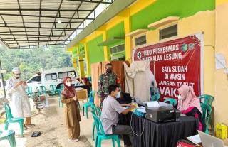 Pelda Alek Hermawan Pantau dan Dampingi Vaksinasi Covid -19