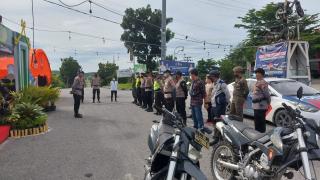 Babinsa 03/Bunut Bantu Laksanakan Pam di Pos Mudik Lebaran