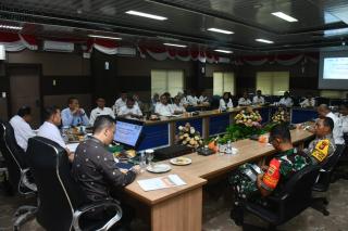 Pastikan Kestabilan Harga dan Ketersedian Kebutuhan Pokok Jelang Nataru, Pj Bupati Kampar Pimpin HML