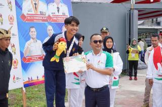 Robi Sianturi Atlit Maraton Nasional Sabet Medali Emas, Secara Resmi Dilepas Pj Bupati Kampar