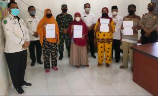 TNI/POLRI Pantau Penyerahan BLT- DD di Rohul