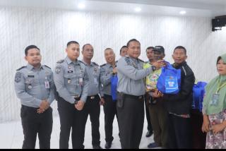 Panen Raya Serentak UPT Pemasyarakatan, Lapas Pasir Pangaraian Serahkan Bansos Kepada Keluarga WBP
