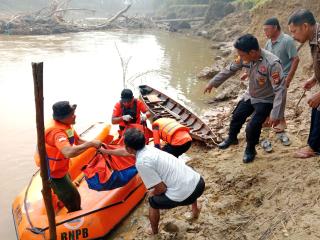 Dua Hari Pencarian, Bocah Hanyut di Pekan Tebih Rohul Akhirnya Ditemukan