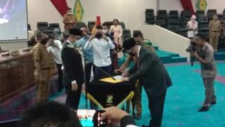 Dihadiri Bupati Catur Sugeng Susanto,Anotona Nazara Resmi Dilantik Jadi Anggota DPRD Kampar