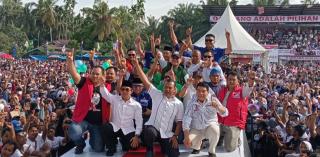 Puluhan Ribu Warga Hadiri Kampanye Akbar Pasangan Kelmi Amri-Asparaini di Tambusai