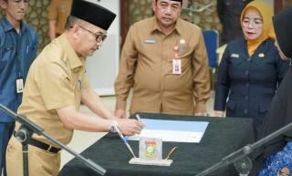 Pj Bupati Kampar Lantik Jabatan Fungsional Guru di Lingkungan Pemerintah Kabupaten kampar
