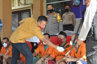 Angkut Bawang Ilegal, 5 orang Supir dan Kernet Diamankan Polres Siak.