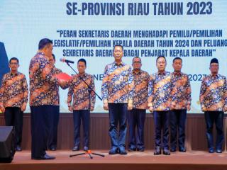 Sekda Kampar Dikukuhkan Sebagai Pengurus Forsesdasi Komwil Kabupaten dan Kota Se Riau