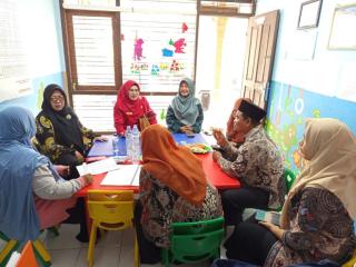 Disdikpora Kampar Diwakili Kabid Paud dan PNF, Lakukan Kunjungan ke TKN Pembina 01 Salo