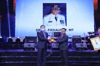 Walikota Pekanbaru Raih Penghargaan IPBA XV Tahun 2020